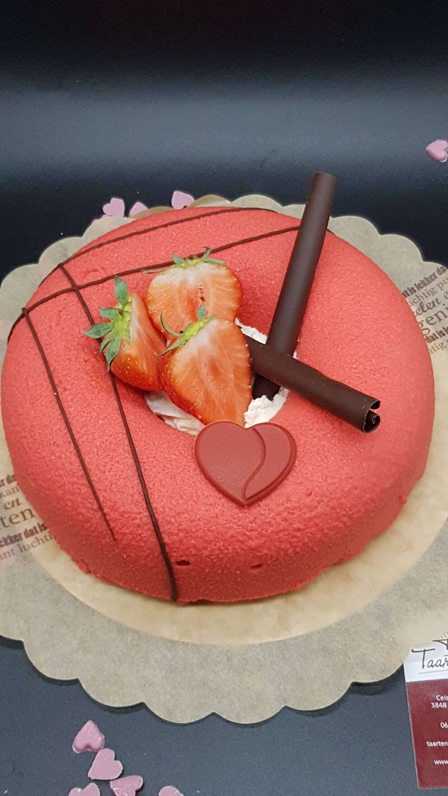 redden pensioen buitenspiegel Luxe Aardbeien bavaroise taart - Hop - Taartenshop